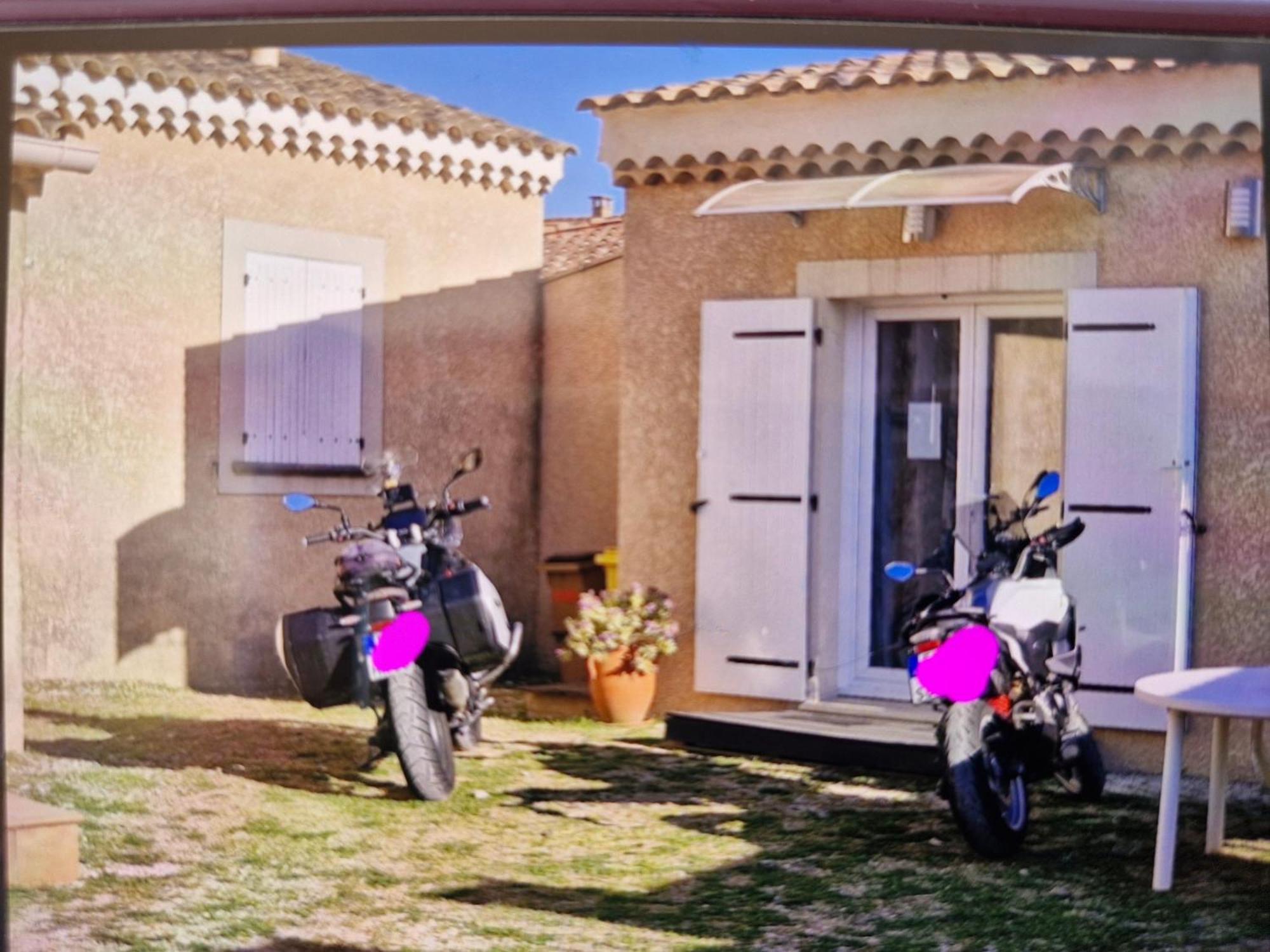 Petite Maison Meublee Entre Avignon Et Carpentras Morieres-les-Avignon Exterior photo